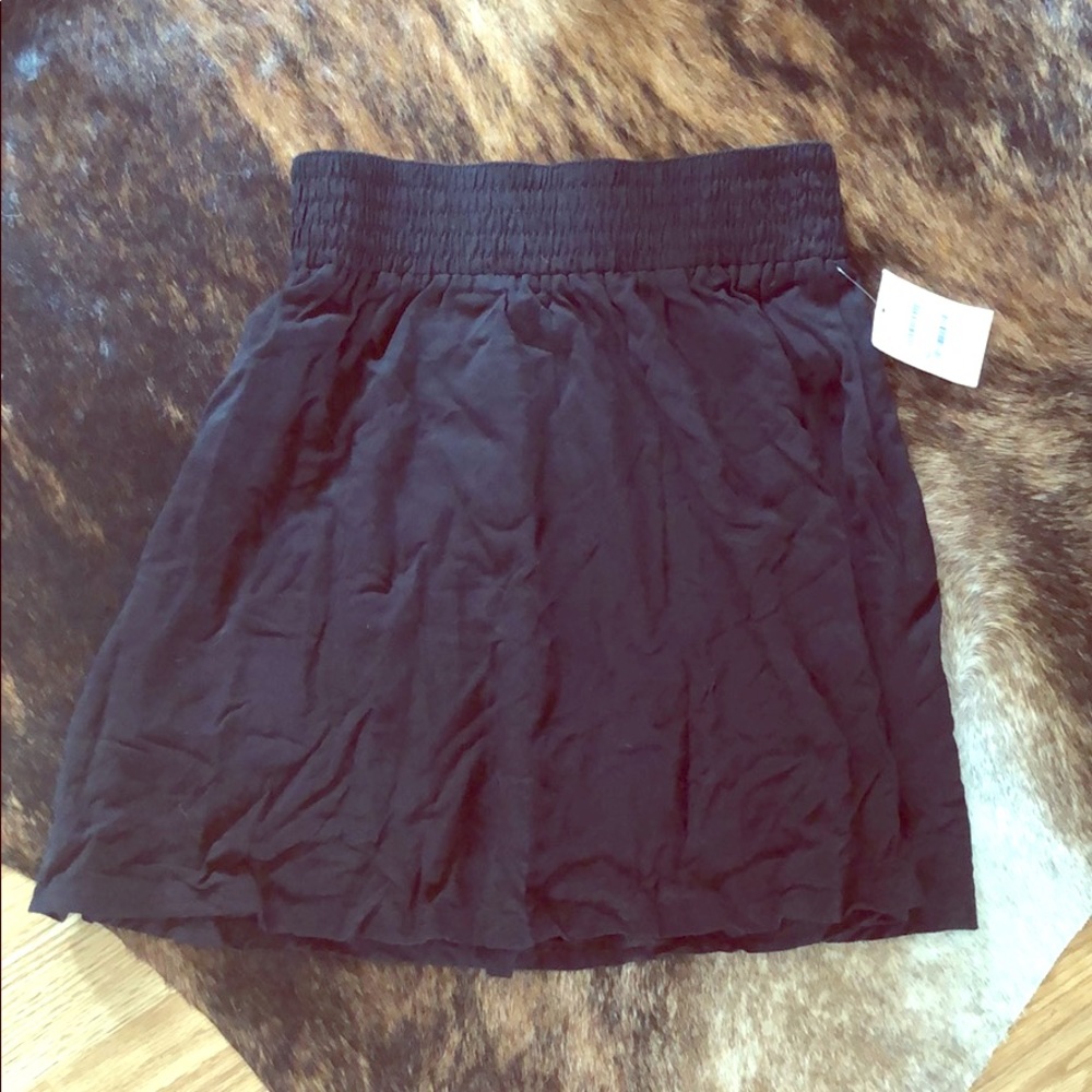 Black skirt. Thick Elastic waistband. S. NWT